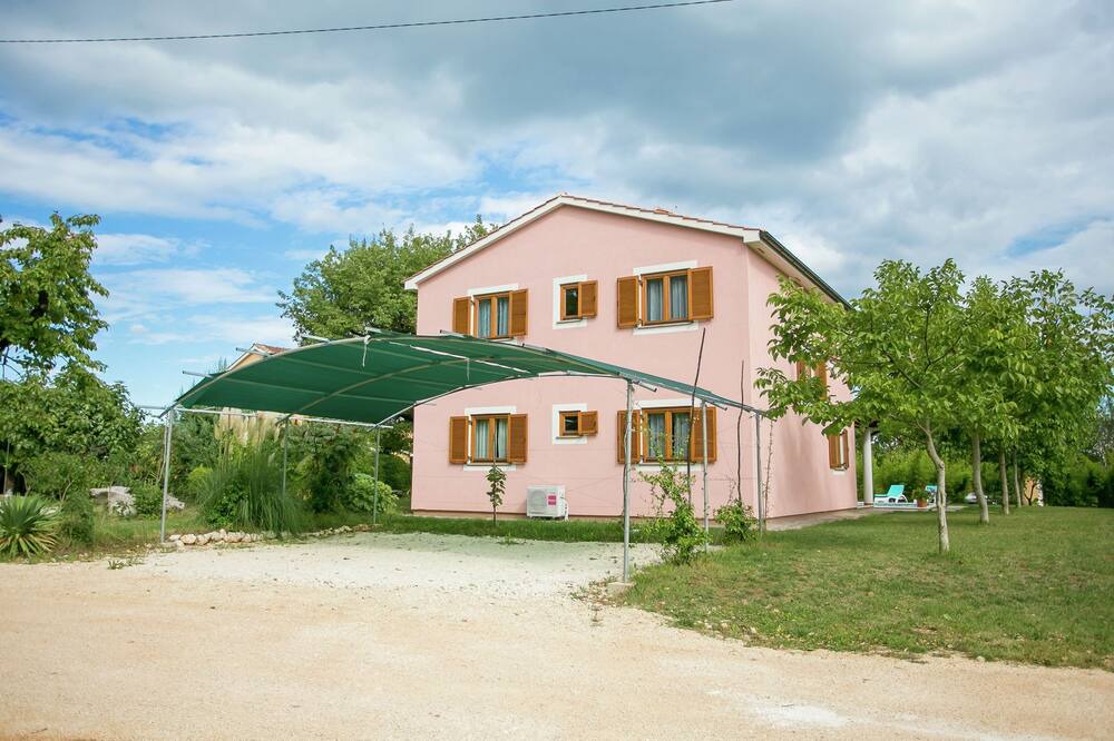 Photo of Outdoor in Laginji