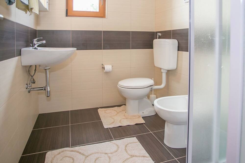 Photo of Bathroom in Laginji