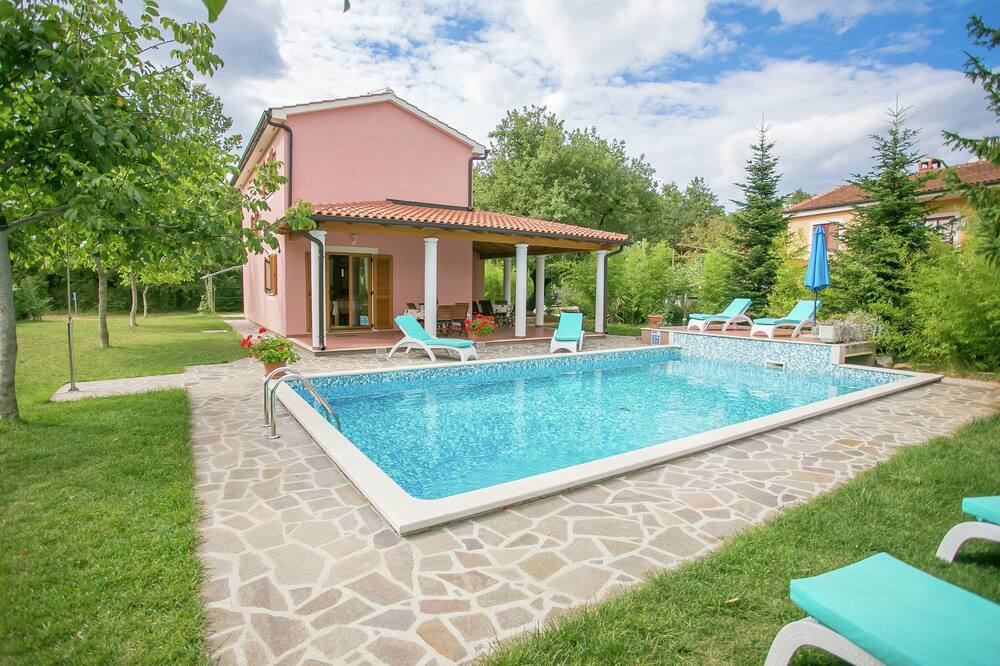 Photo of Outdoor in Laginji