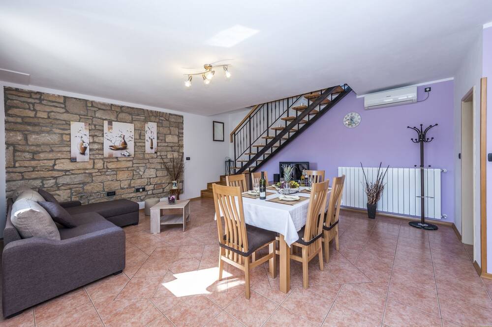 Photo of Livingroom in Vosteni