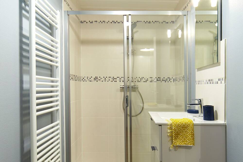 Photo of Bathroom in Asnieres