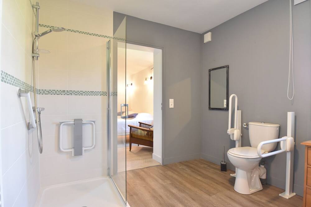 Photo of Bathroom in Asnieres
