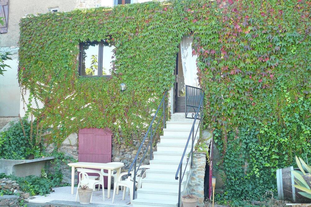 Photo of Patio Balcony in Montbrun-des-Corbieres