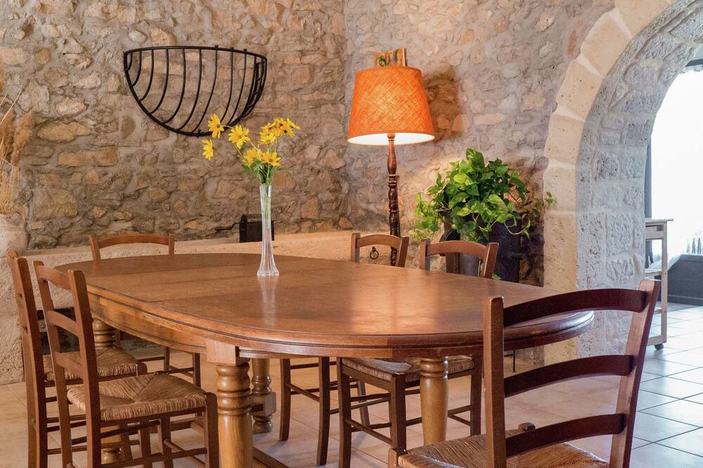 Photo of Livingroom in Montbrun-des-Corbieres