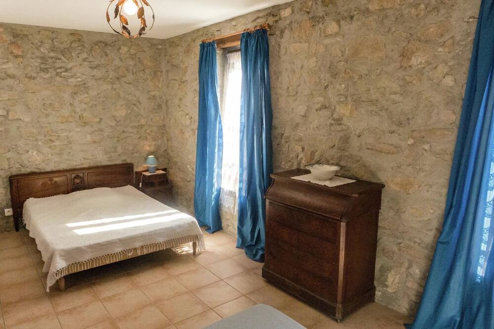 Photo of Bedroom in Montbrun-des-Corbieres