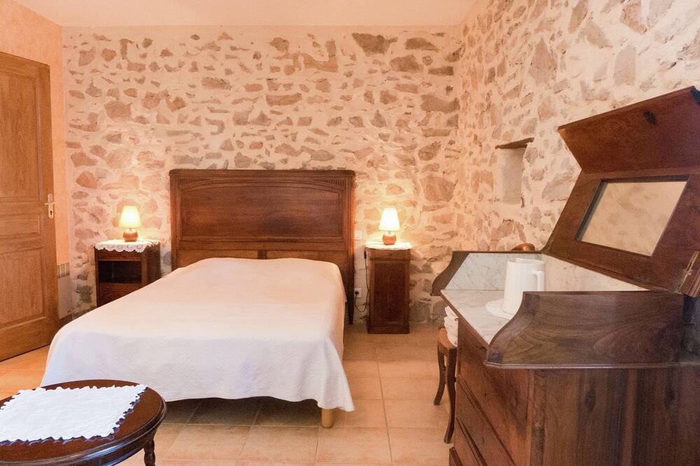 Photo of Bedroom in Montbrun-des-Corbieres