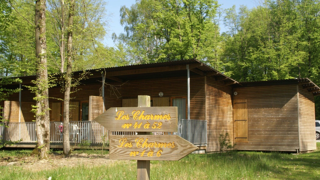 Photo of Buildings in Eppe-Sauvage