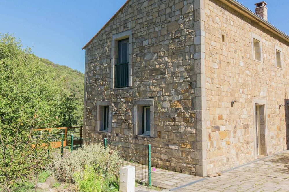 Photo of Outdoor in Montclar