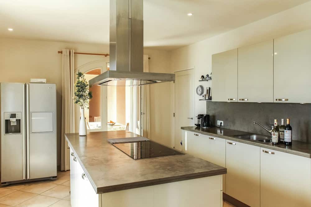 Photo of Others in Cabris