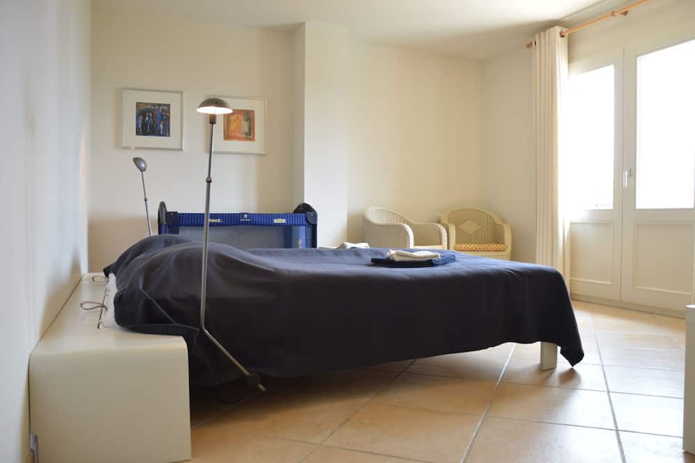 Photo of Others in Cabris