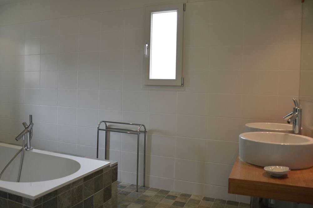 Photo of Bathroom in Cabris