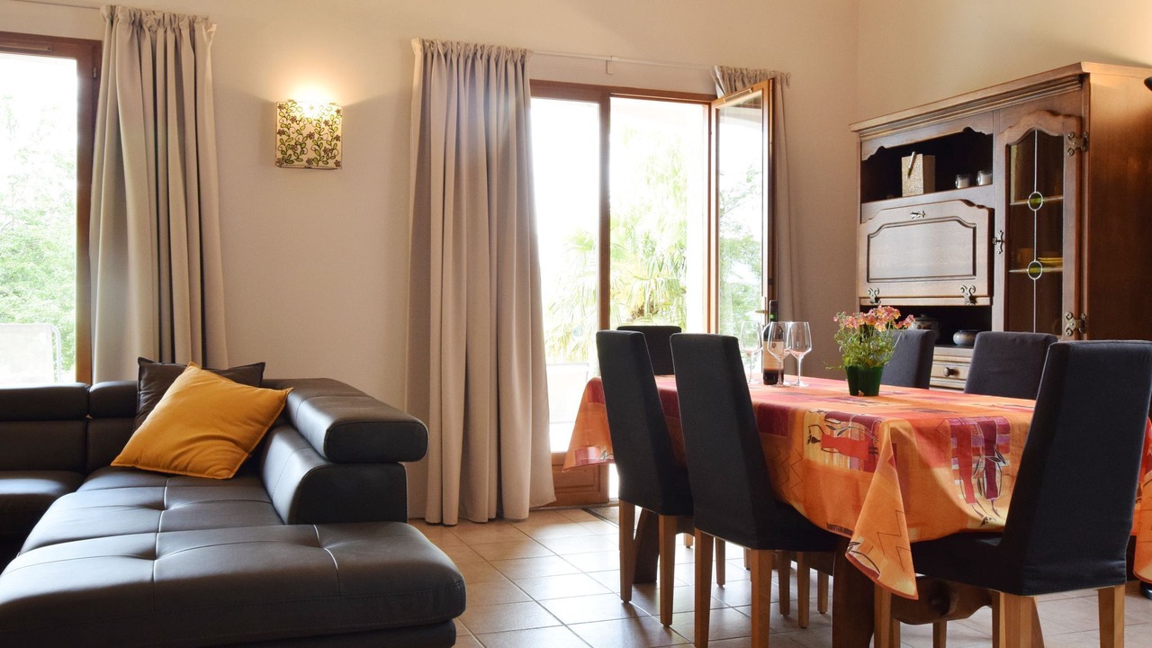 Photo of Others in Coux