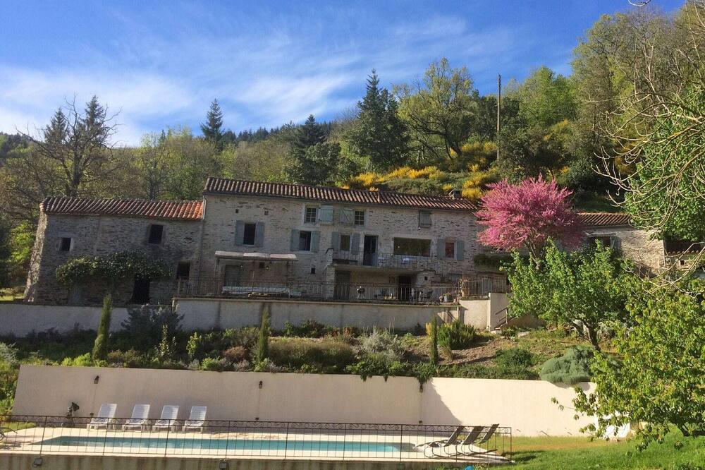 Photo of Outdoor in Courniou