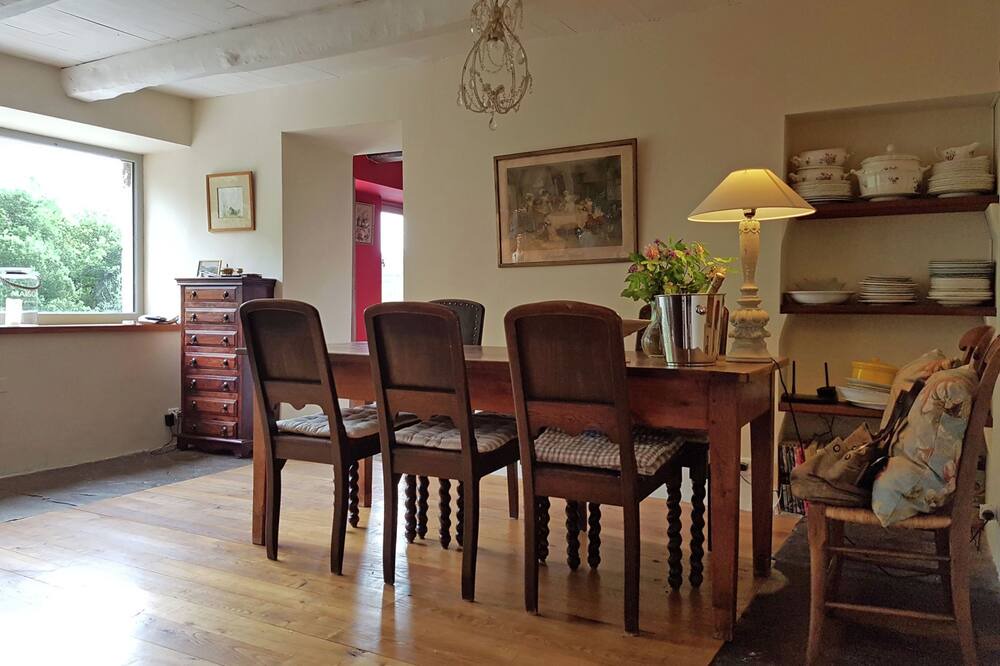 Photo of Livingroom in Courniou