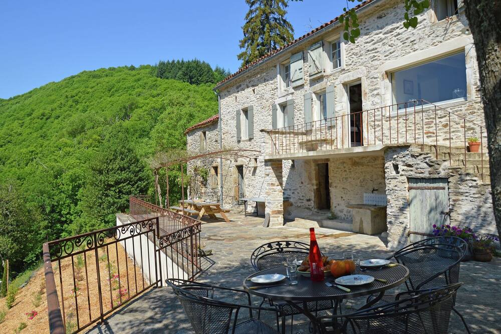 Photo of Patio Balcony in Courniou