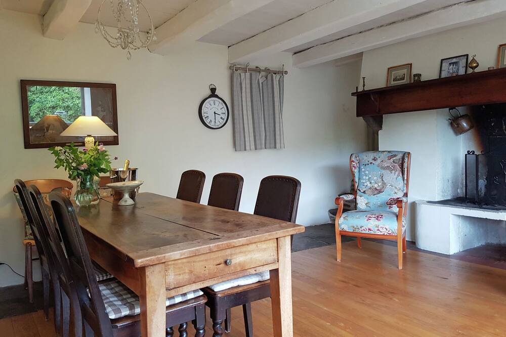 Photo of Livingroom in Courniou