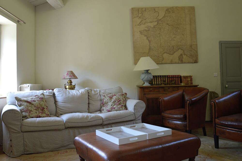 Photo of Livingroom in Courniou