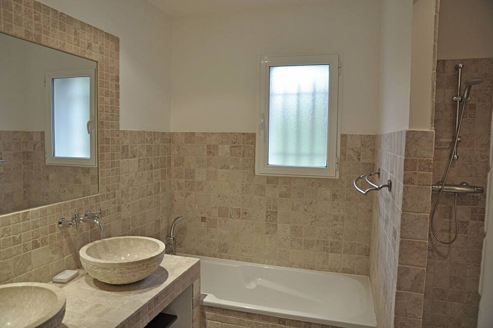 Photo of Bathroom in Saint-Ambroix