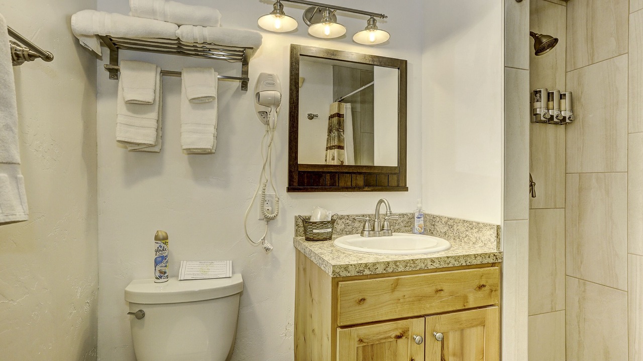 Photo of Bathroom in Cascade