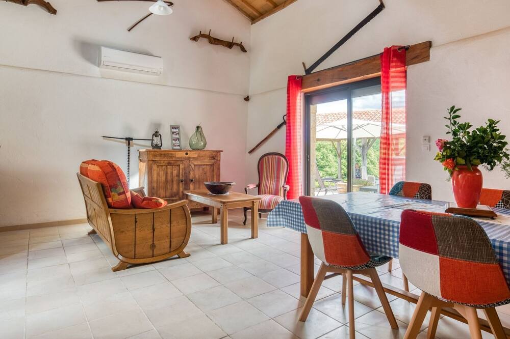Photo of Livingroom in Loubejac