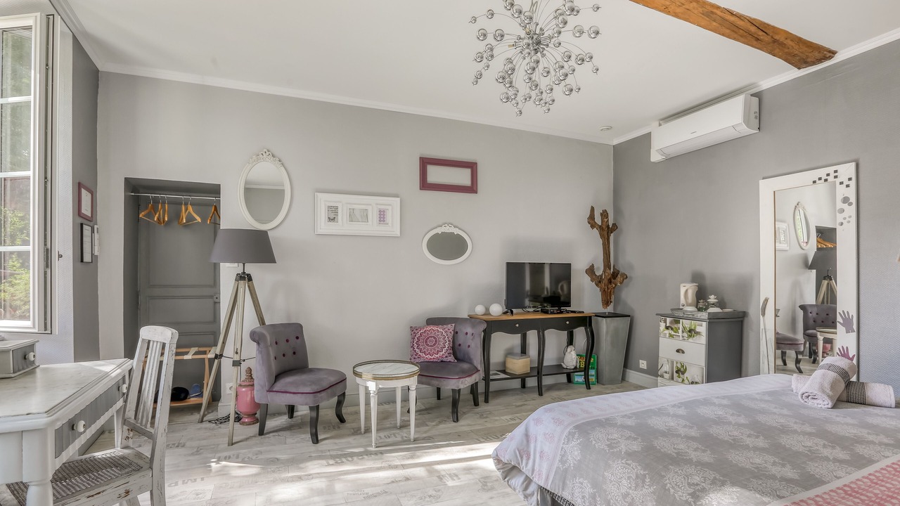 Photo of Bedroom in Pons