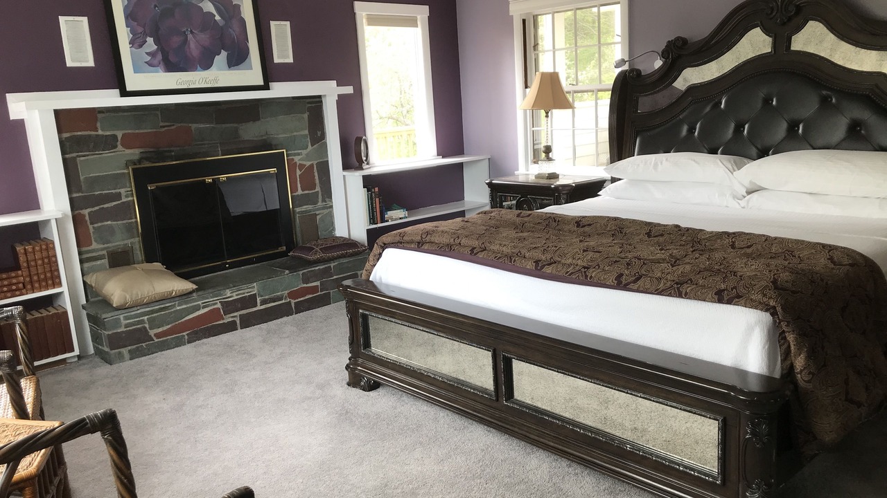 Photo of Bedroom in Williamsville