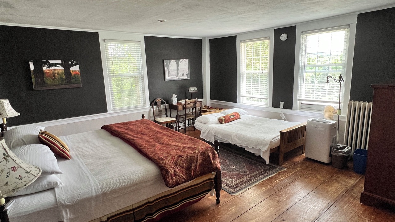 Photo of Bedroom in Williamsville