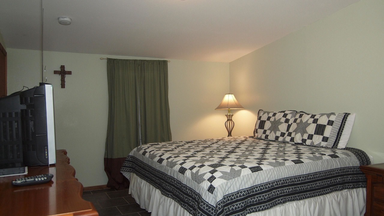 Photo of Bedroom in Leeward Sands