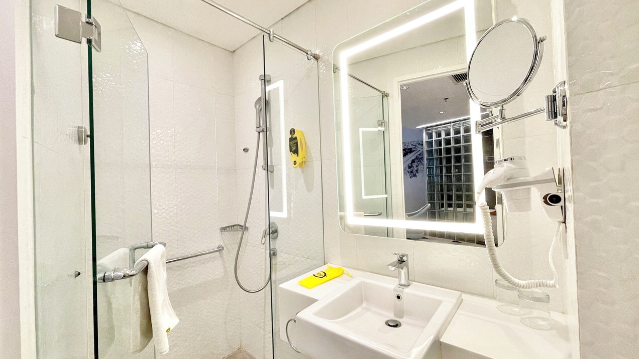 Photo of Bathroom in Gambir