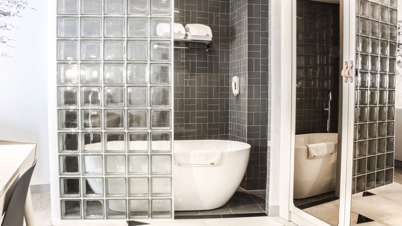 Photo of Bathroom in Gambir