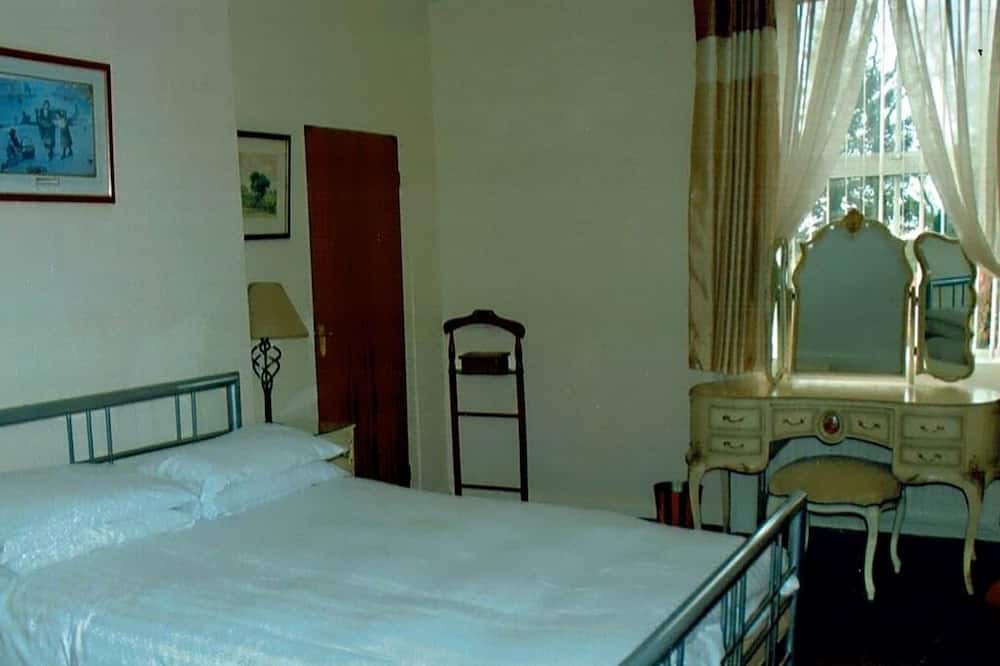 Photo of Bedroom in Castle Bytham