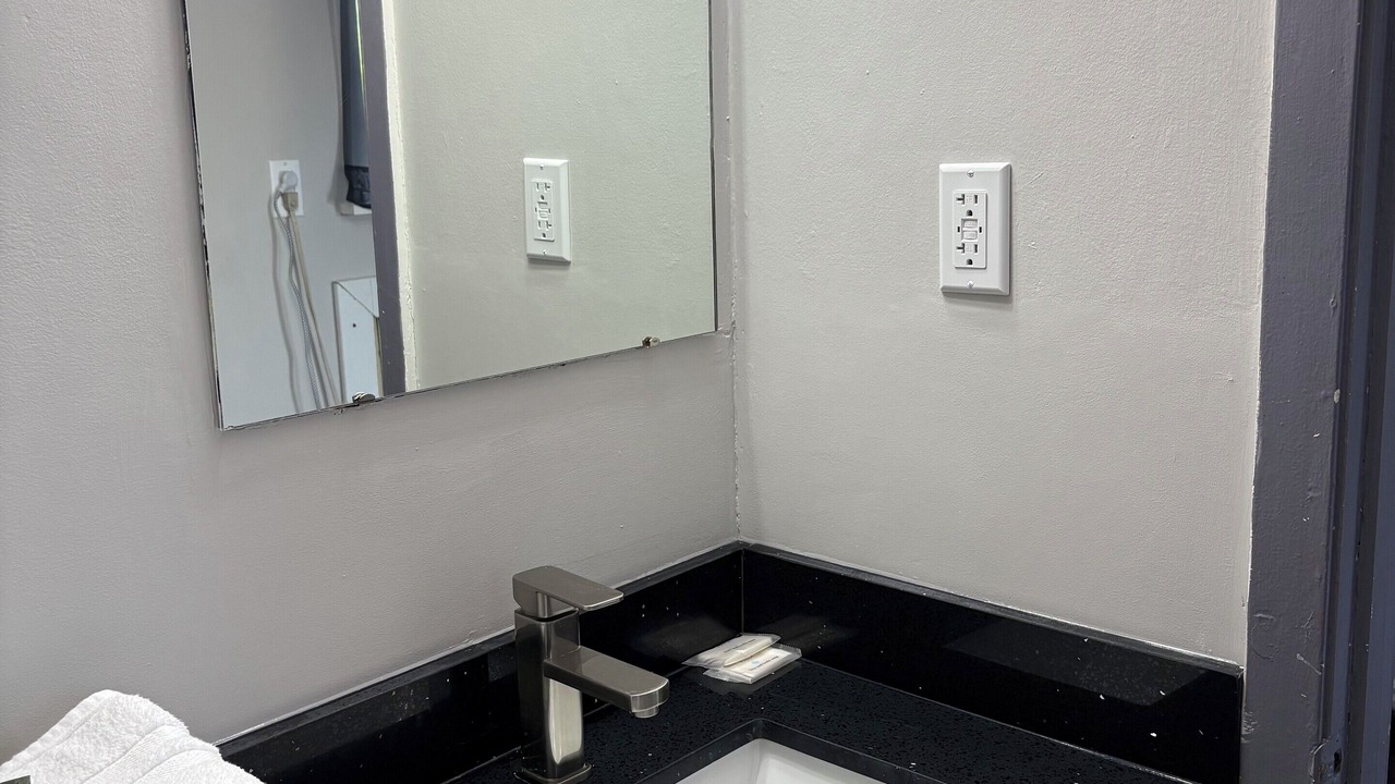 Photo of Bathroom in Niagara Falls