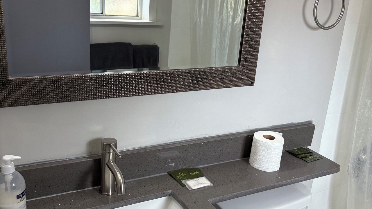 Photo of Bathroom in Niagara Falls