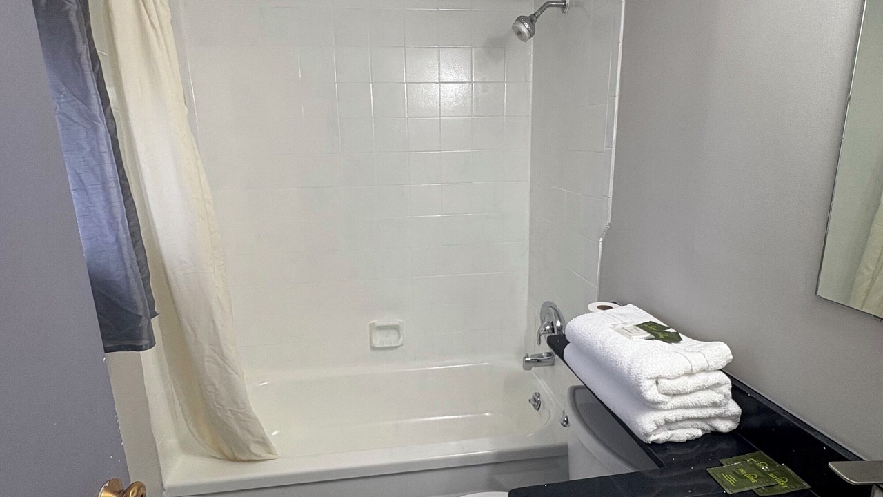 Photo of Bathroom in Niagara Falls