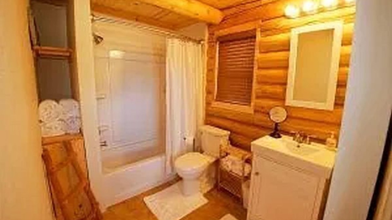 Photo of Bathroom in Coolidge