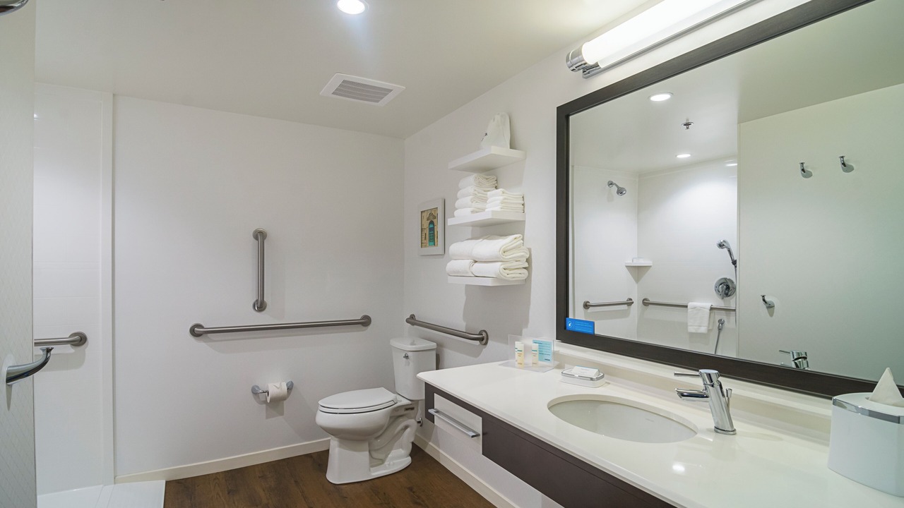 Photo of Bathroom in Rogers Park