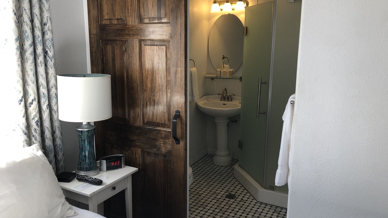 Photo of Bathroom in Avalon