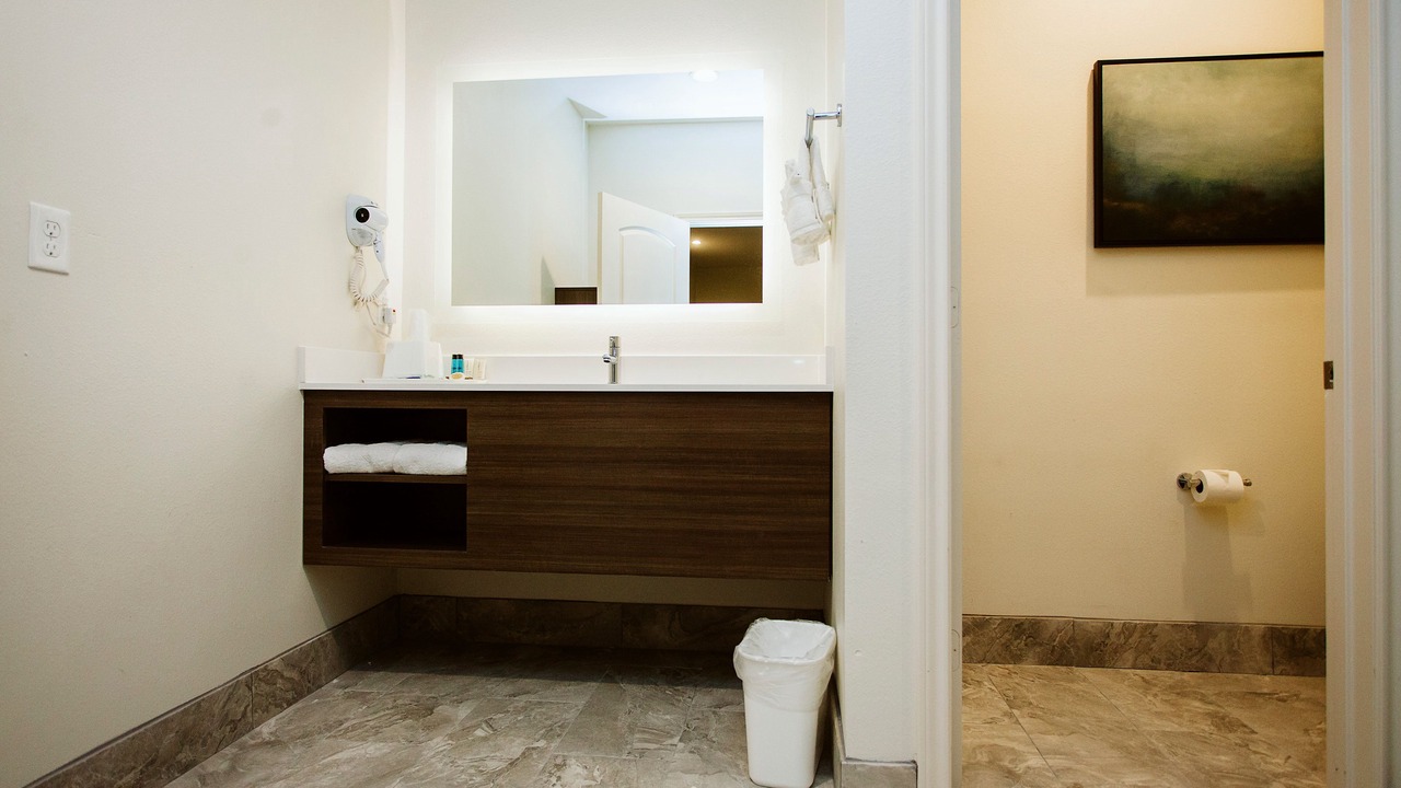 Photo of Bathroom in Clodine
