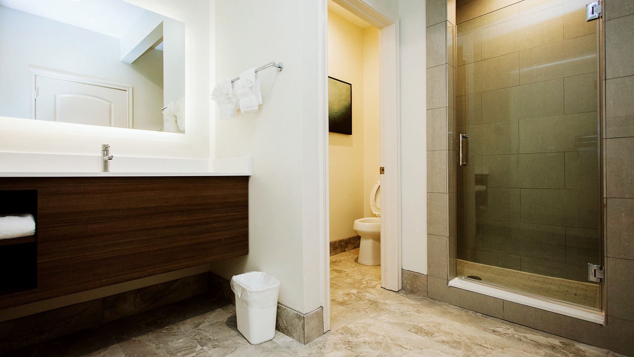 Photo of Bathroom in Clodine