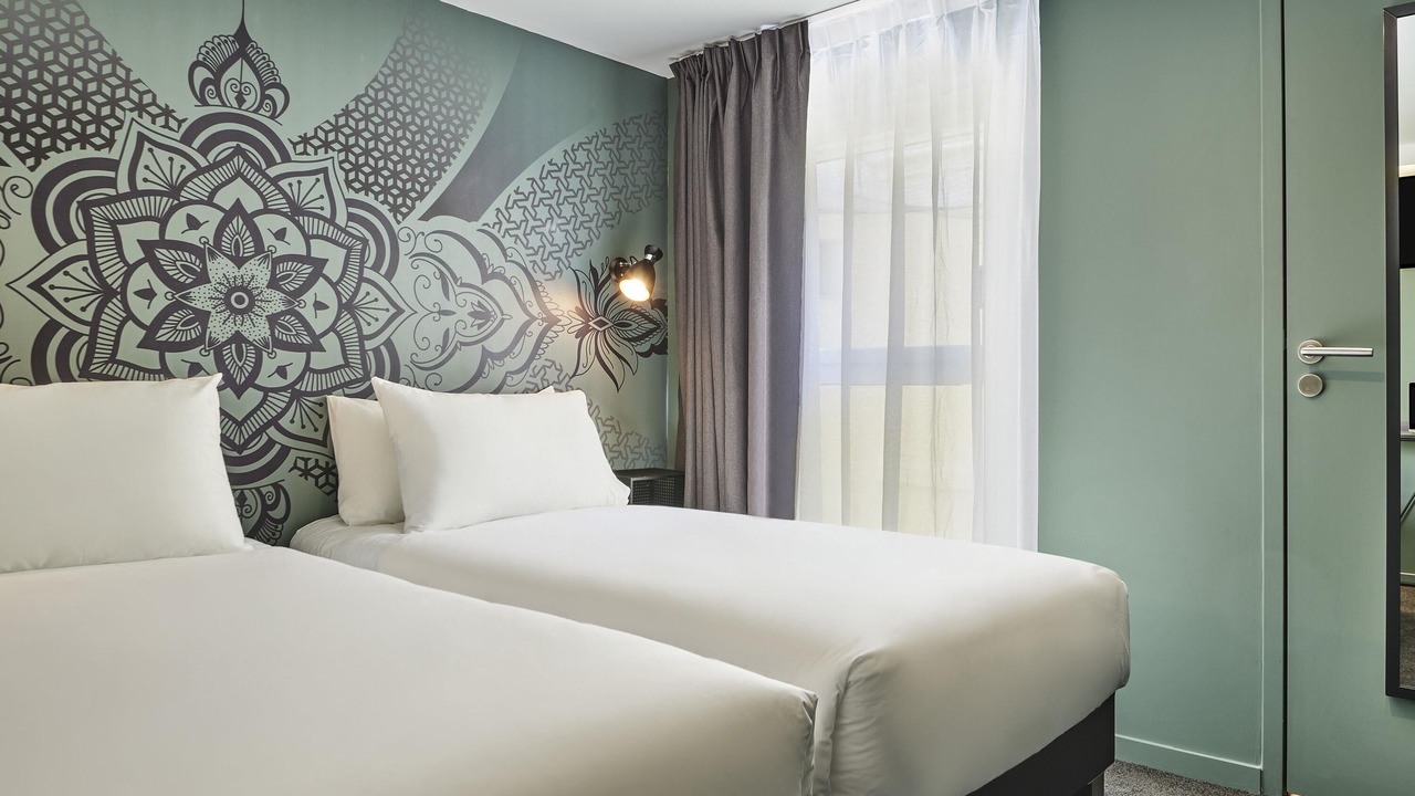 Photo of Bedroom in 10th Arrondissement