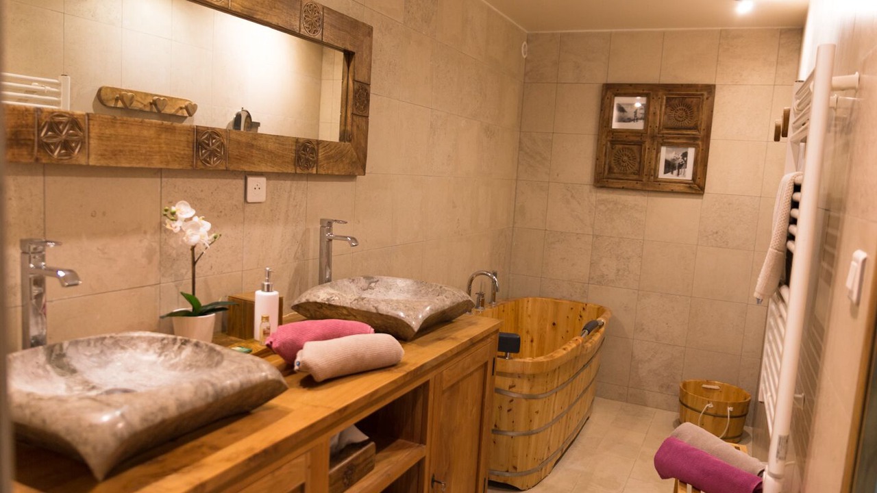 Photo of Bathroom in Essuiles