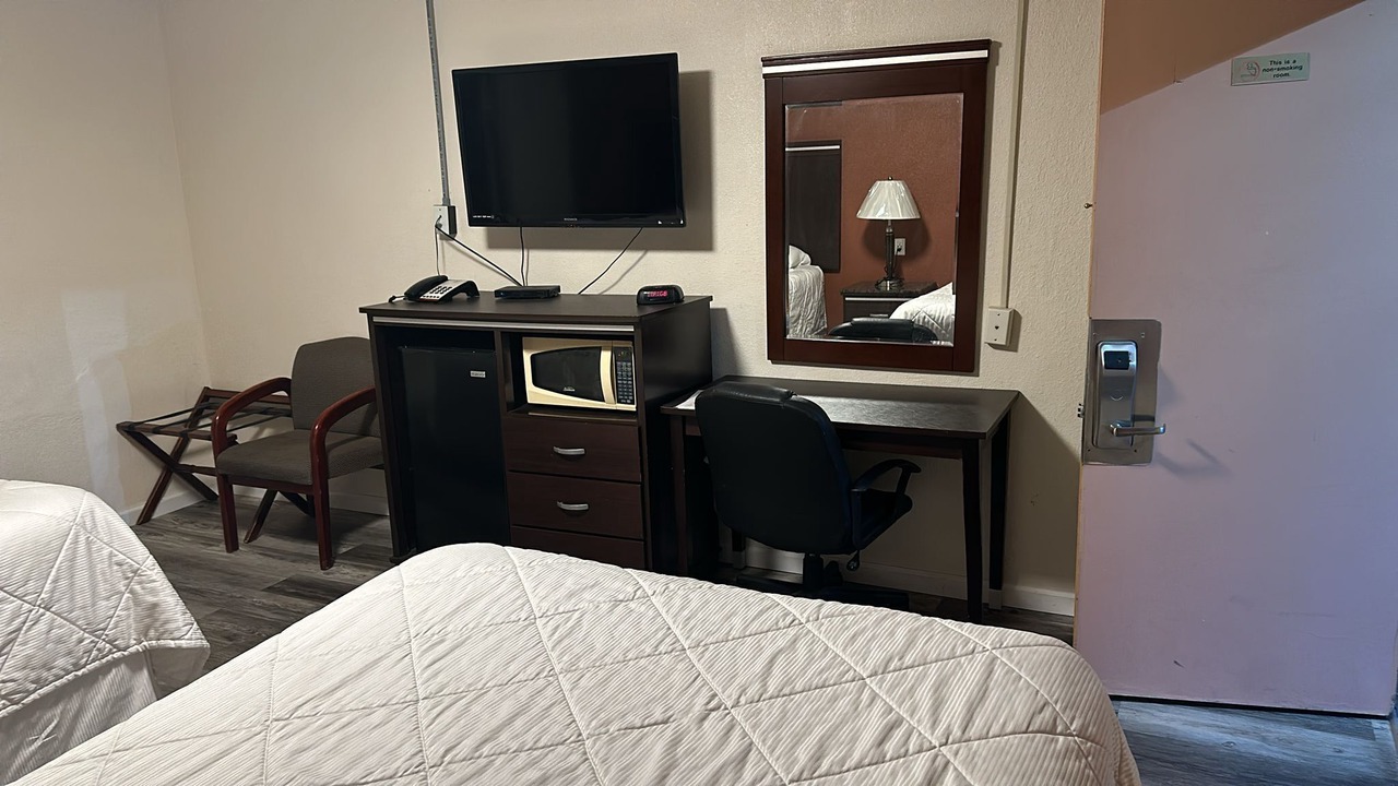 Photo of Bedroom in Roswell
