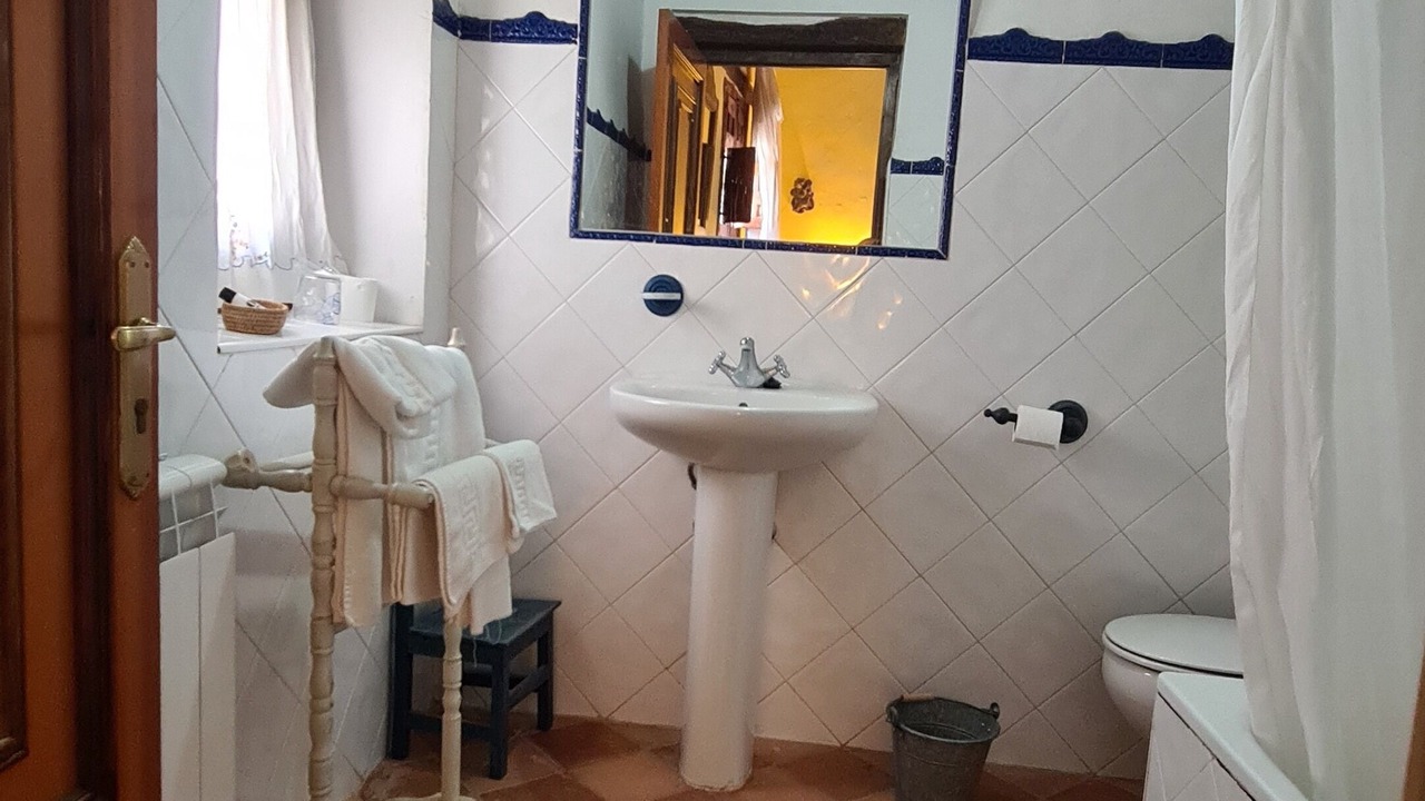 Photo of Bathroom in Huete