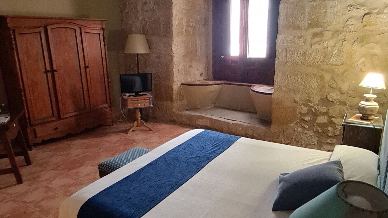 Photo of Bedroom in Huete