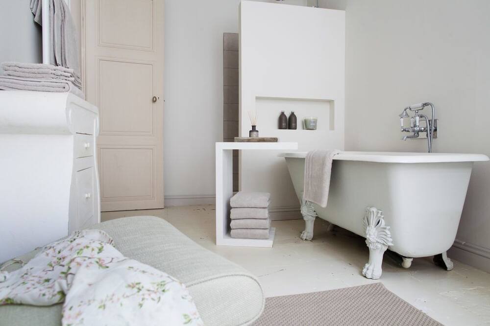 Photo of Bathroom in Saint-Hippolyte-du-Fort