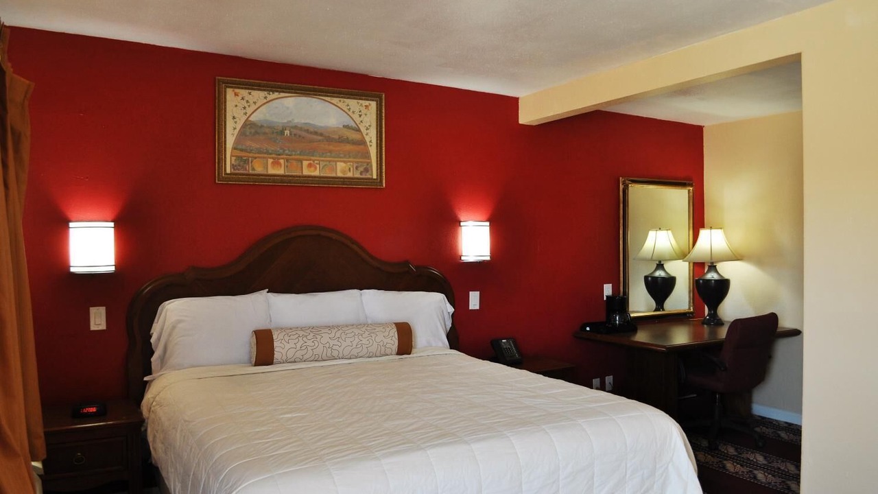 Photo of Bedroom in Ridgecrest