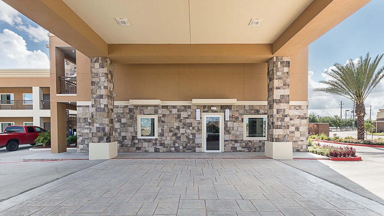 Photo of Outdoor in FM 1960