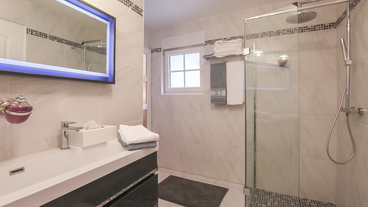 Photo of Bathroom in Arromanches-les-Bains