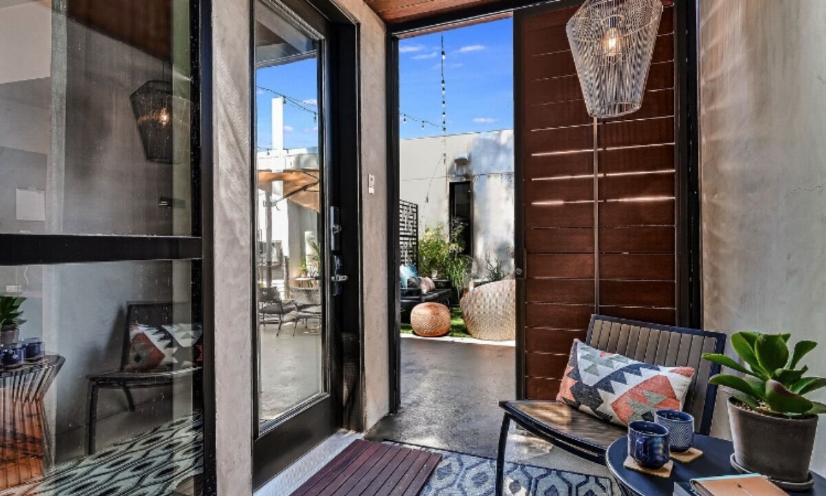Photo of Outdoor in East Cesar Chavez