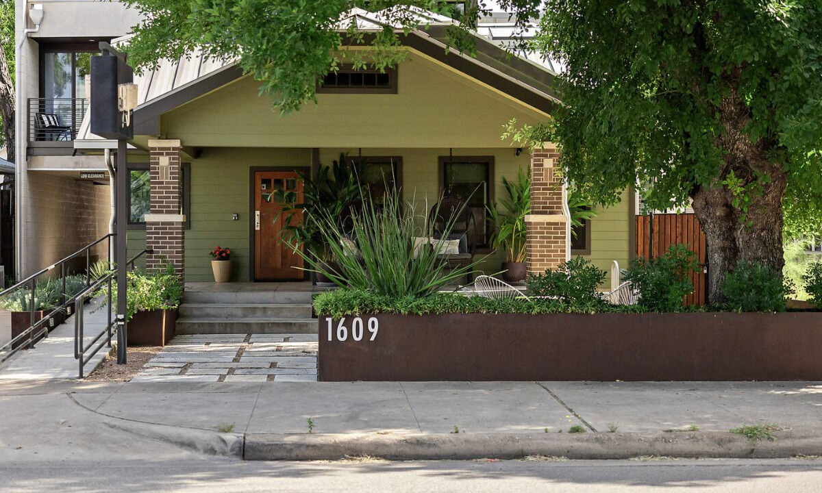 Photo of Outdoor in East Cesar Chavez
